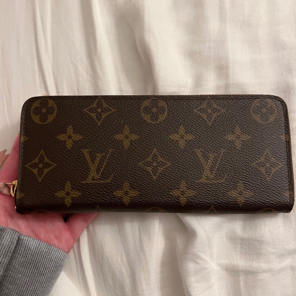 Louis Vuitton wallet - Picture 1 of 5